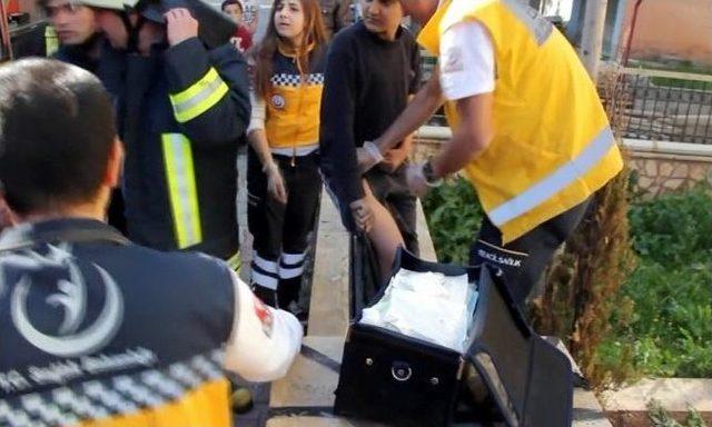 Oyun Oynarken Korkuluk Demiri Bacağına Saplandı 2