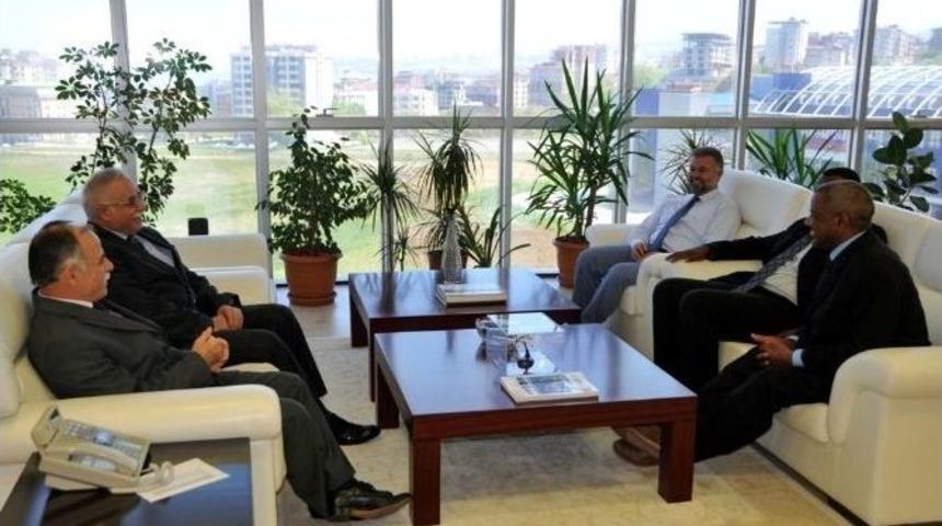 Sudan&rsquo;dan Om&uuml;&rsquo;ye Ziyaret