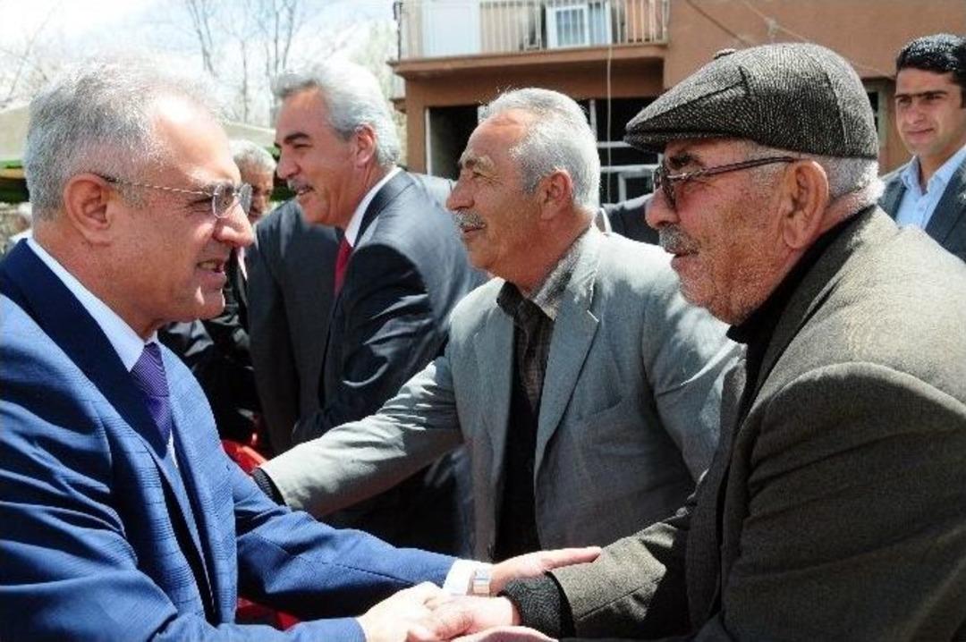 Prof. Dr. &Ccedil;aha&rsquo;dan Kardeşlik Mesajları