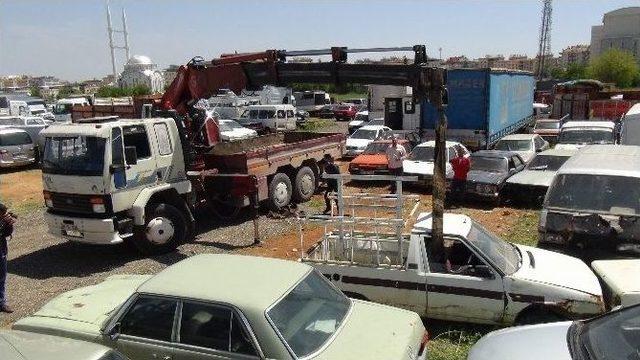 Çürümeye Yüz Tutmuş Araçlar, Geri Dönüşüme Kazandırılıyor