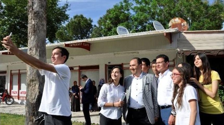 Ak Parti Adayı Uslu, Se&ccedil;im &Ccedil;alışmalarını Finike&rsquo;de S&uuml;rd&uuml;rd&uuml;