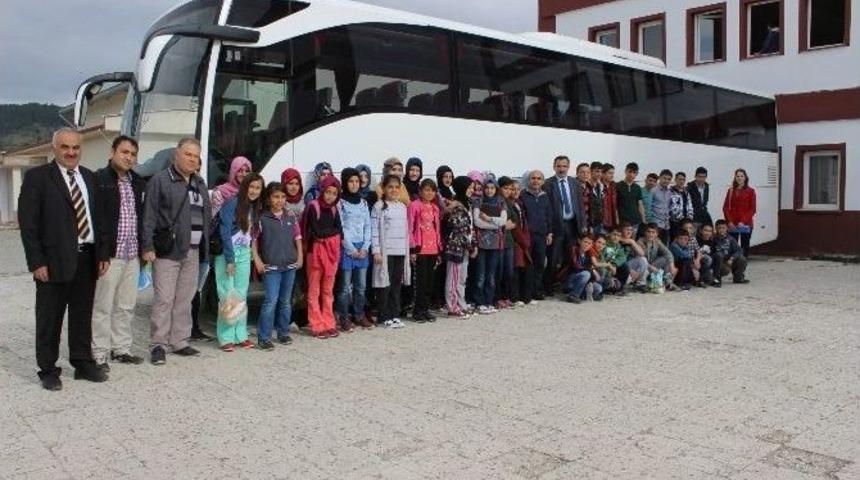 Mezunlar Derneğinden Eğitime B&uuml;y&uuml;k Hizmet