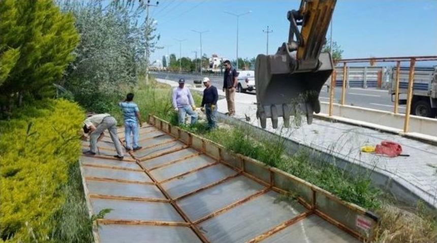 Aşırı R&uuml;zgar Sundurmayı U&ccedil;urdu