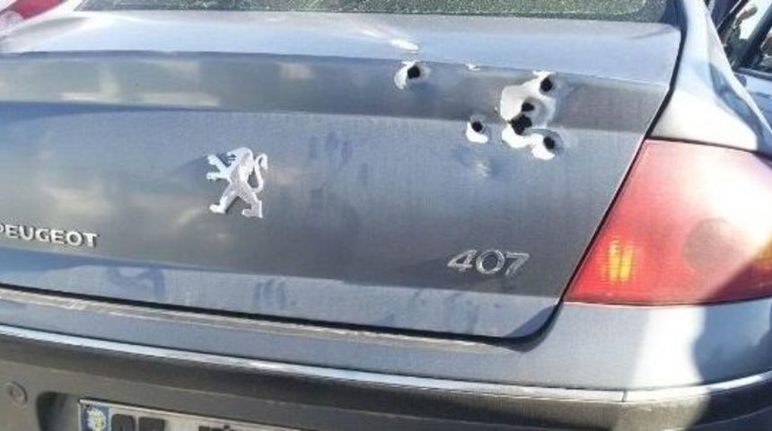 Van&rsquo;da Bir Otomobil, Uzun Namlulu Silahla Tarandı