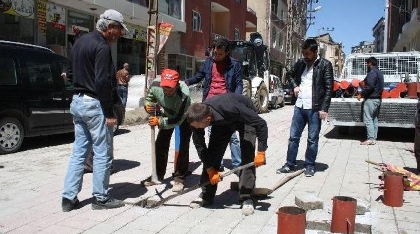 Y&uuml;ksekova Belediyesi Sanat Sokağını Trafiğe Kapattı