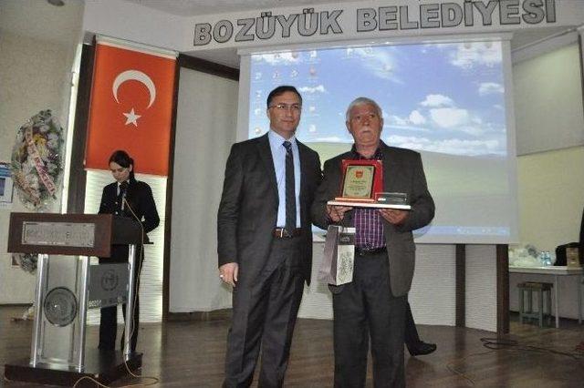 Boz&uuml;y&uuml;k&rsquo;te Yılın S&uuml;r&uuml;c&uuml;s&uuml;ne &Ouml;d&uuml;l Verildi 3