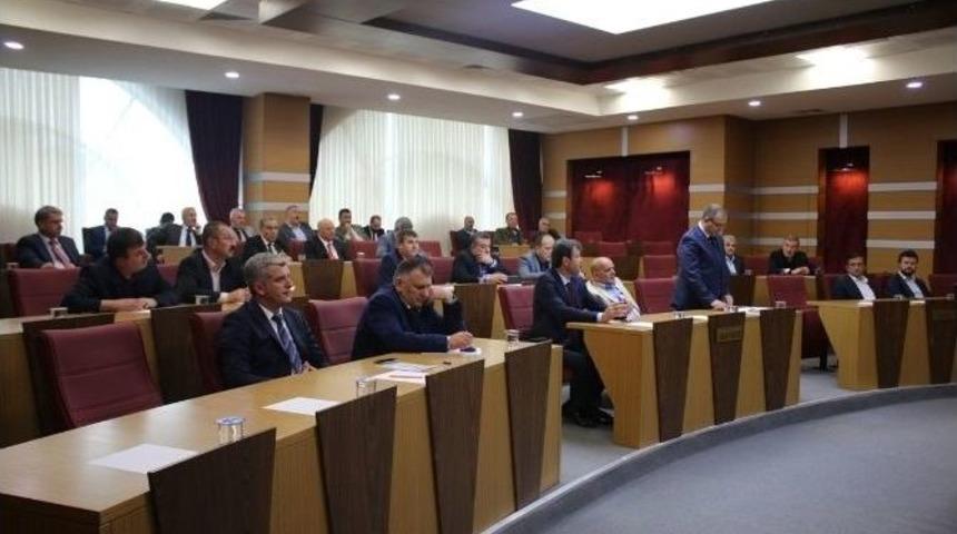 Serdivan Belediye Meclisi 3 G&uuml;n&uuml;n Ardından Tekrar Toplandı