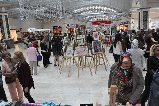 Bozüyük’te Toplum Ruh Sağlığı Merkezi El Uğraşı Terapisi Sergisi Açıldı