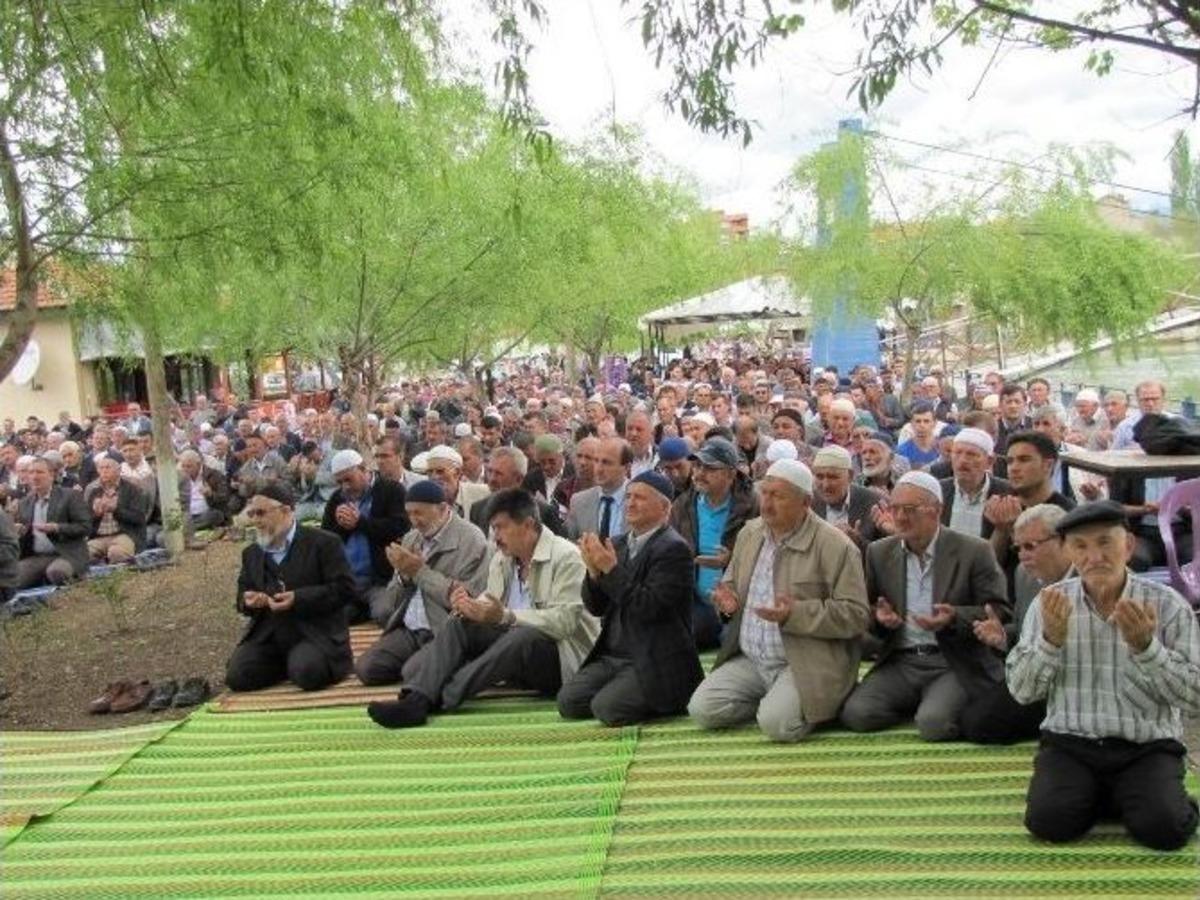 Hisarcık&rsquo;ta 6 Bin Kişi Ş&uuml;k&uuml;r Duasında