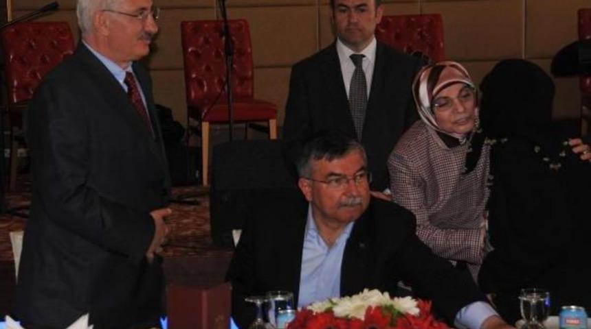 Bakan Yılmaz: N&uuml;fus Artışı D&uuml;şerse, Profesyonel Askerlik D&uuml;ş&uuml;nmek Zorunda Kalınır