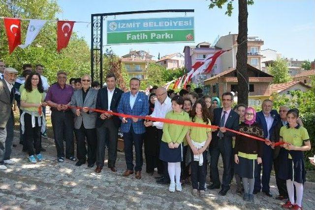 İzmit’te Park Seferberliği Sürüyor