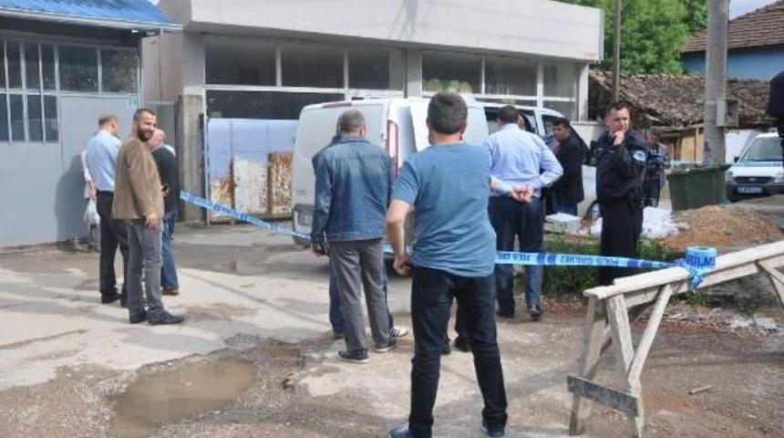 Zırhlı Ara&ccedil;tan &Ccedil;alınan 400 Bin Liranın Ş&uuml;phelisi, Aracı Kullanan G&ouml;revli &Ccedil;ıktı