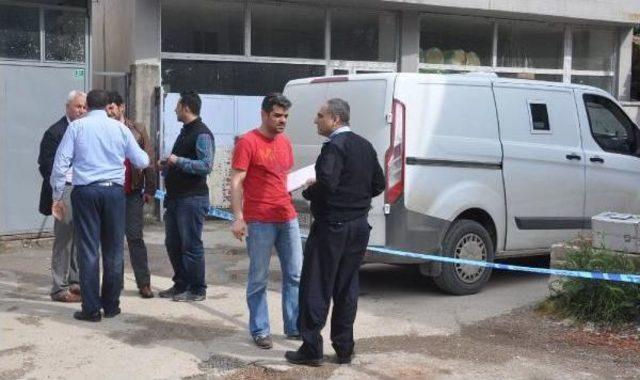 Zırhlı Ara&ccedil;tan &Ccedil;alınan 400 Bin Liranın Ş&uuml;phelisi, Aracı Kullanan G&ouml;revli &Ccedil;ıktı 1