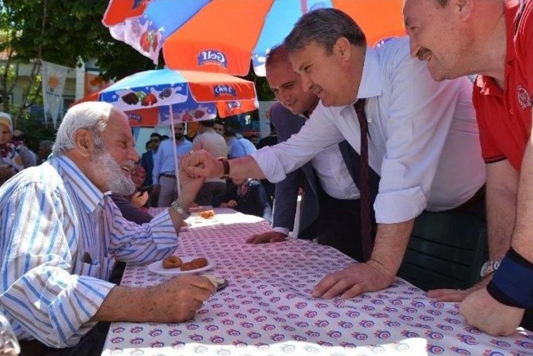 Başkan &Ccedil;er&ccedil;i&rsquo;ye Akmescit&rsquo;te Yoğun İlgi