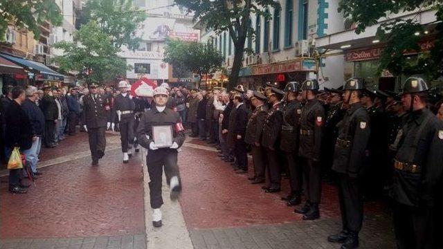 Kıbrıs Gazisi D&uuml;zenlenen Askeri T&ouml;renle Son Yolculuğuna Uğurlandı 2