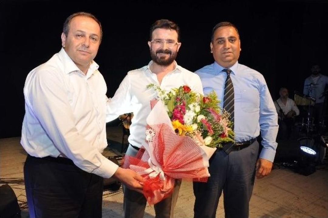 Bedirhan G&ouml;k&ccedil;e Tarsuslulara Duygulu Anlar Yaşattı