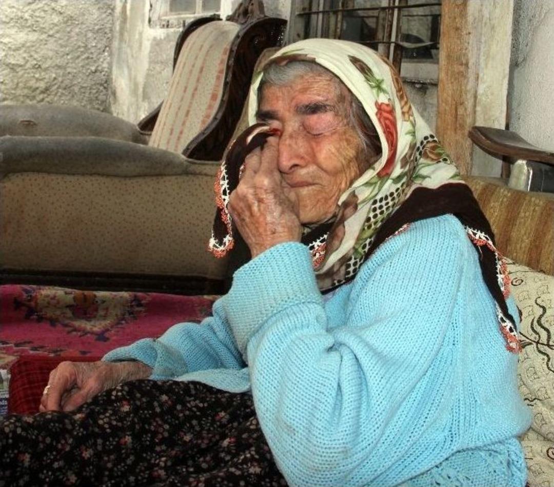 (&ouml;zel Haber) Annesine Bakabilmek İ&ccedil;in Hi&ccedil; Evlenmedi