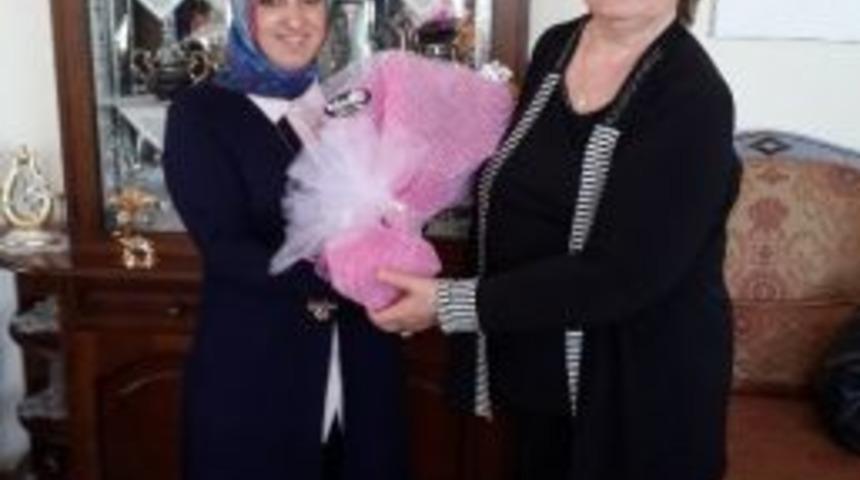 Minik &Ouml;ğrenciler Okullarını Yaptıran Ş&uuml;kran &Ouml;ney&rsquo;e S&uuml;rpriz Yaptılar