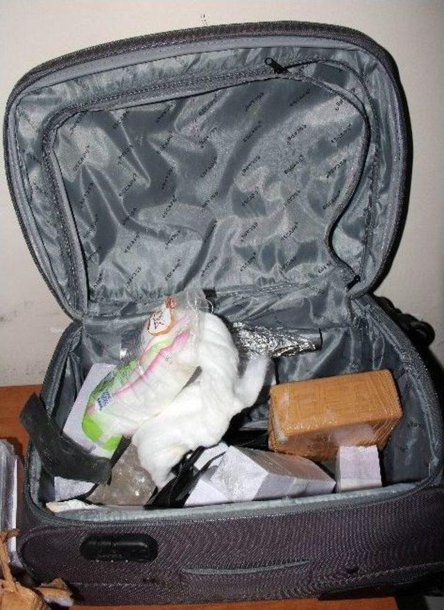 İş Adamını "kara Para Dolar" Y&ouml;ntemiyle Dolandırmaya Kalktılar 3