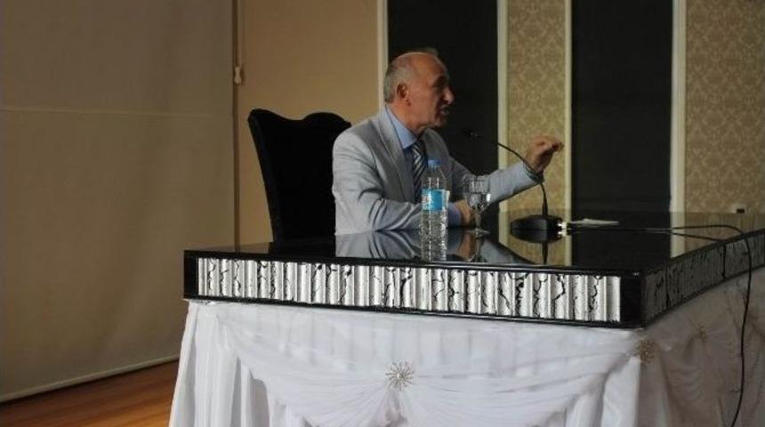 Prof. Dr. Ahmet Şimşirgil Erzincan&rsquo;da Konferans Verdi