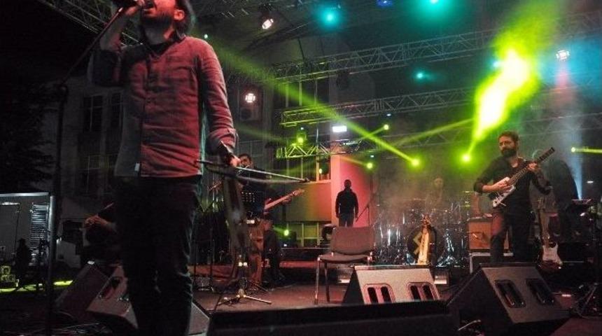 Be&uuml;&rsquo;l&uuml; &Ouml;ğrenciler Sel&ccedil;uk Balcı İle Coştu