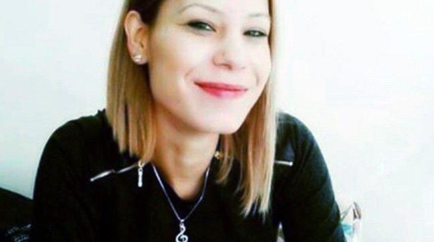 Şiddet G&ouml;rd&uuml;ğ&uuml; İ&ccedil;in Bebeğini D&uuml;ş&uuml;ren Kadın İntihar Etti