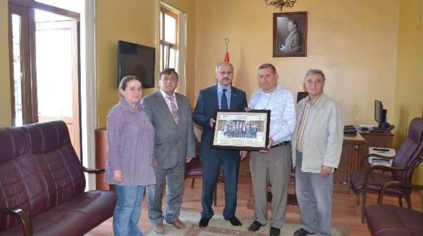 Şair Ve Yazarlardan Teşekk&uuml;r Ziyareti