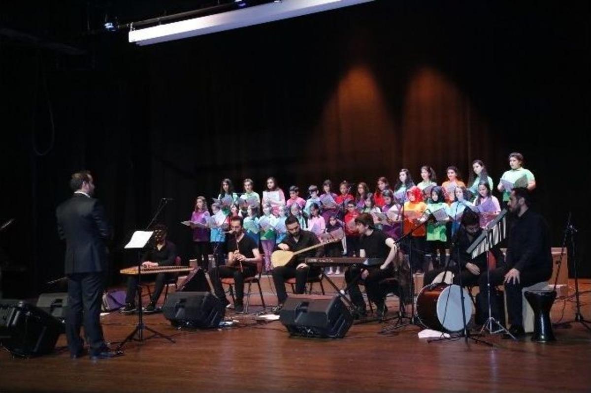 K&uuml;&ccedil;&uuml;k&ccedil;ekmece Bilgi Evi Minikleri Anneleri İ&ccedil;in S&ouml;yledi