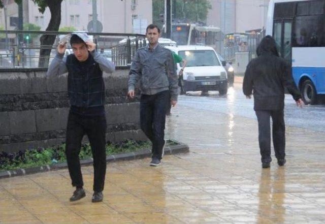 Gaziantep’Te Yağmur Ve Fırtına Etkili Oldu