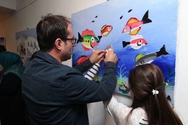 Parmakları Gözleri Oldu 1