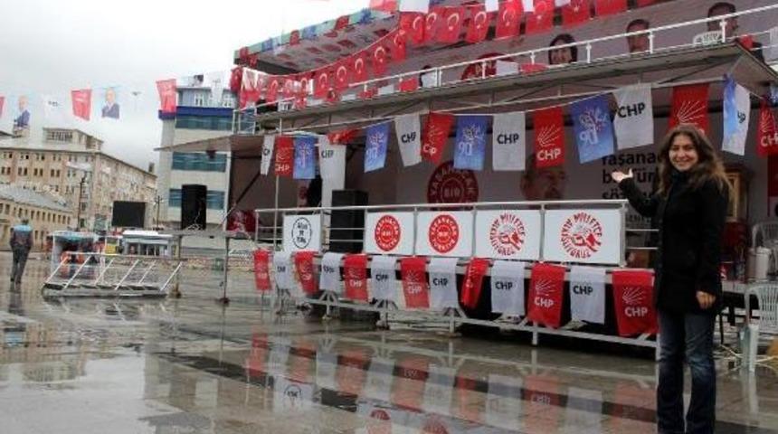 Chp Stand A&ccedil;ınca, Ak Parti Standını Kaldırdı
