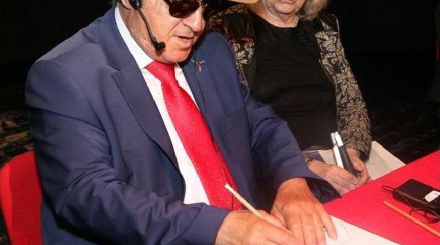 G&ouml;rme Engelli Ressam Armağan: Parmak U&ccedil;larım G&ouml;z&uuml;m Gibi