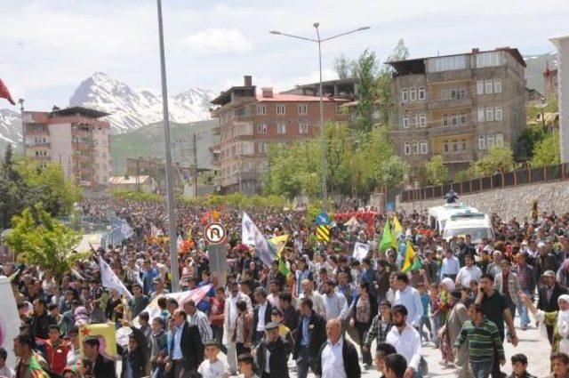 Suriye de &Ccedil;atışmada &Ouml;len 2 Ypg li Hakkari de Toprağa Verildi 2