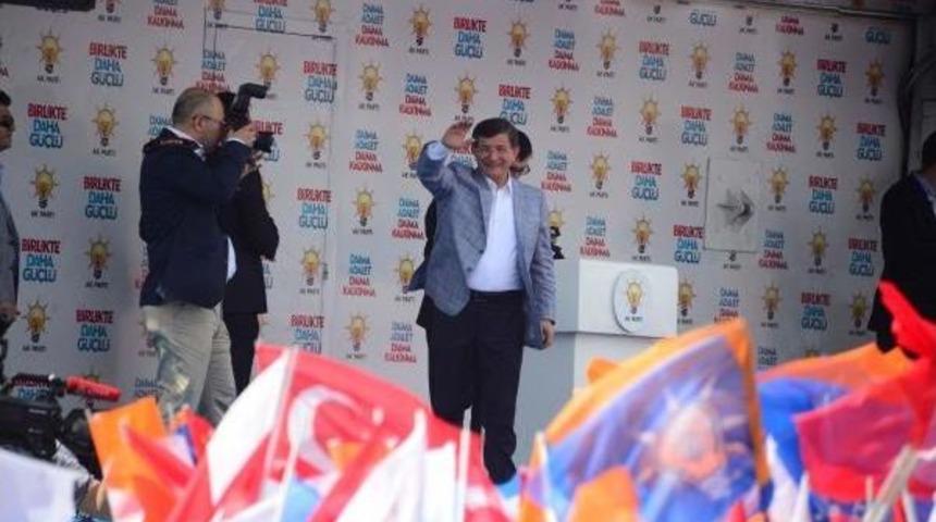 Davutoğlu: İktidar Olamazsam 8 Haziran'da Istifa Edeceğim