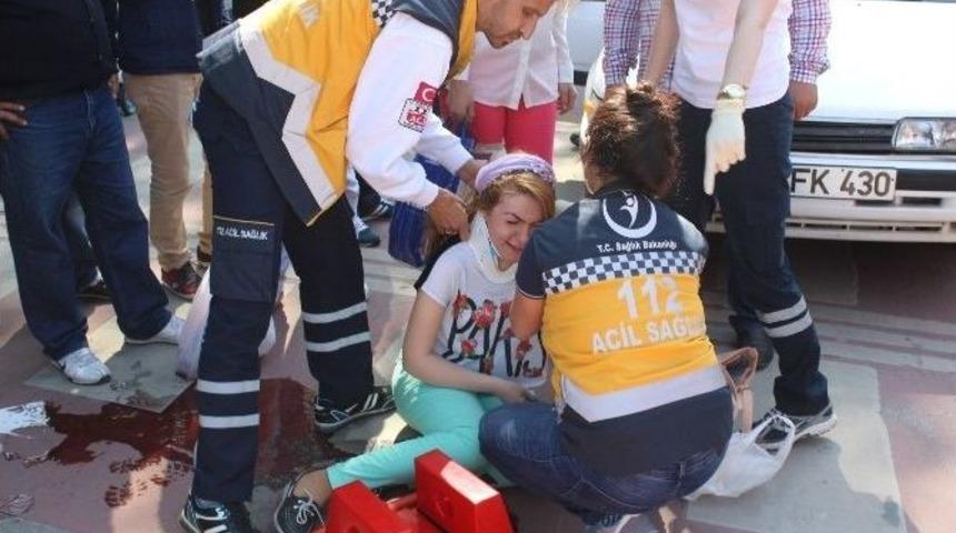 Yolun Karşısına Ge&ccedil;erken Otomobil &Ccedil;arptı