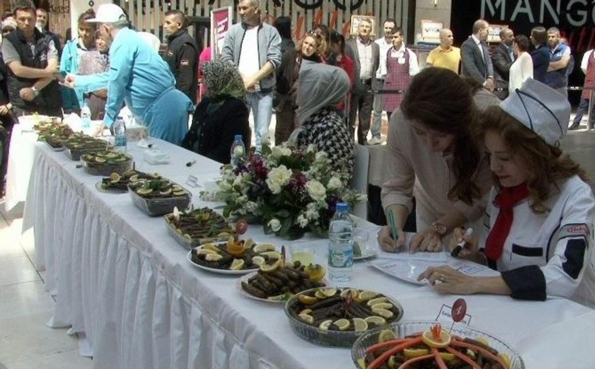 Anneler Yaprak Sarmalarıyla Yarıştı