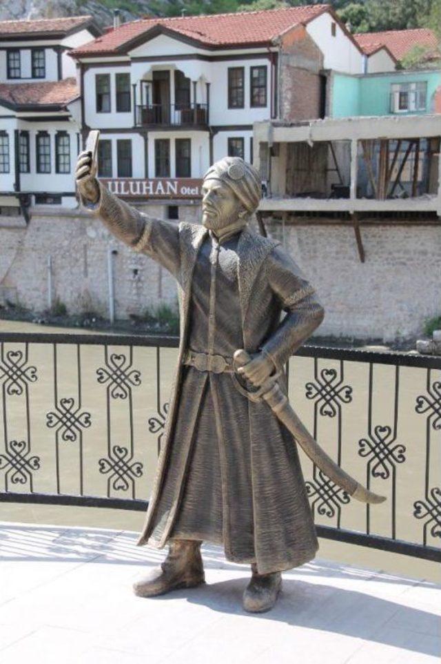 Amasya'da Selfie Çeken Şehzade Şaşırttı