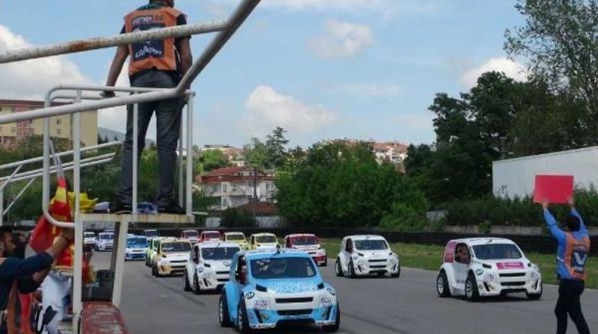 Lassa V1'de Sezon K&ouml;rfez Pistinde A&ccedil;ıldı