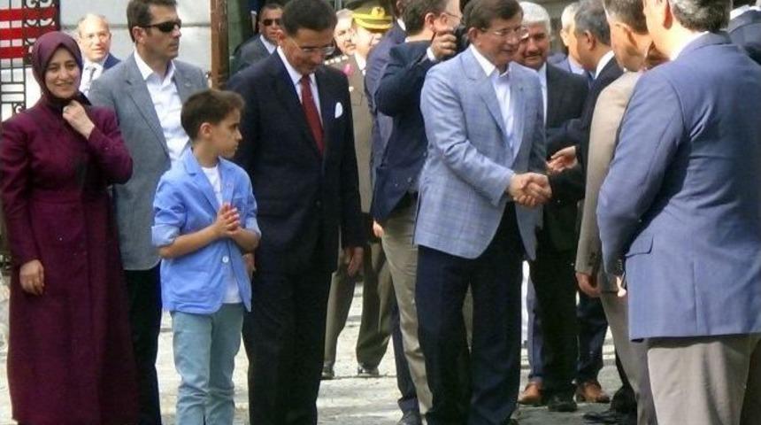 Başbakan Davutoğlu, Hatay Valiliğini Ziyaret Etti