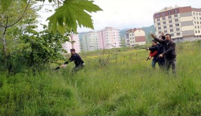 Kuyumcudan Altın Çalıp Kaçanlar Yakalandı