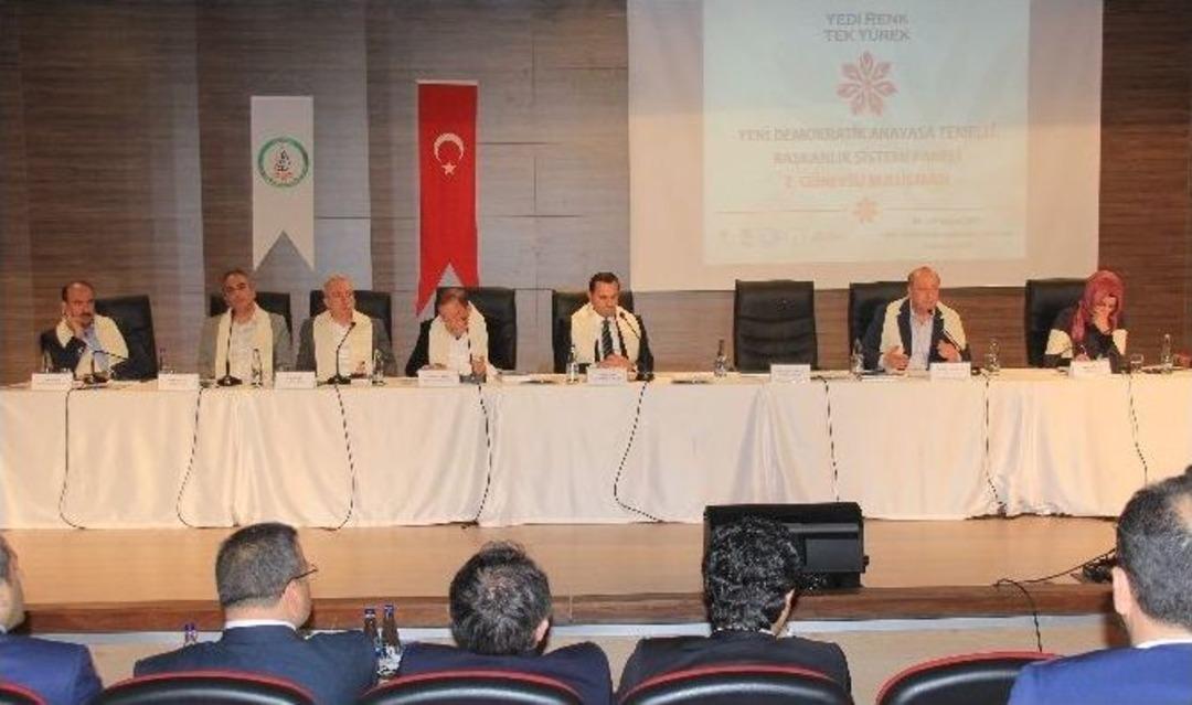 &rsquo;yeni Demokratik Anayasa Temelli Başkanlık Sistemi Paneli&rsquo; D&uuml;zenlendi