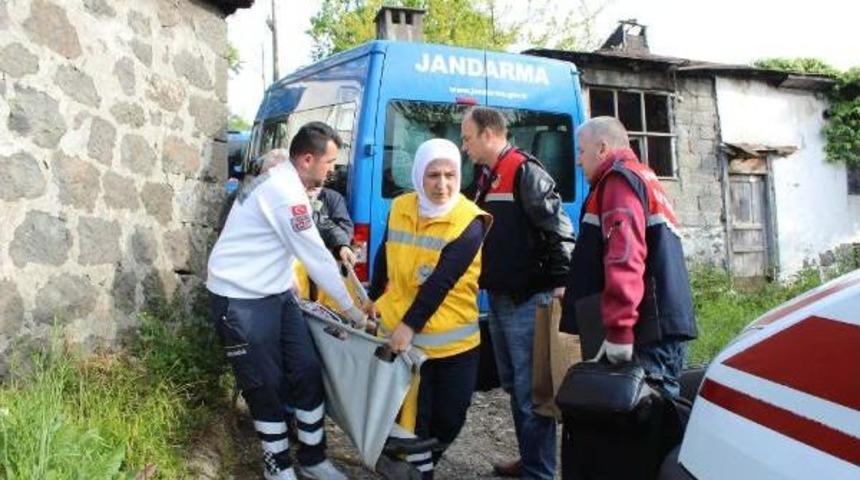 Boşanmak Isteyen Eşini &Ouml;ld&uuml;r&uuml;p Intihar Etti