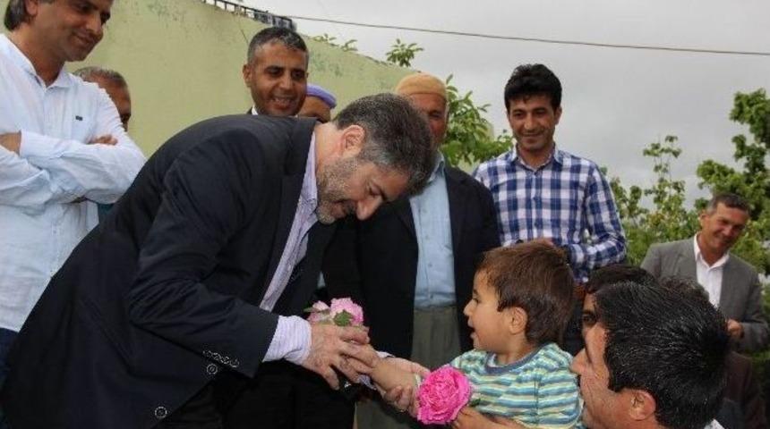 Ak Parti&rsquo;li Nebati, Şanlıurfa&rsquo;da En &Uuml;cra K&ouml;şelere Giderek Sorunları Dinliyor