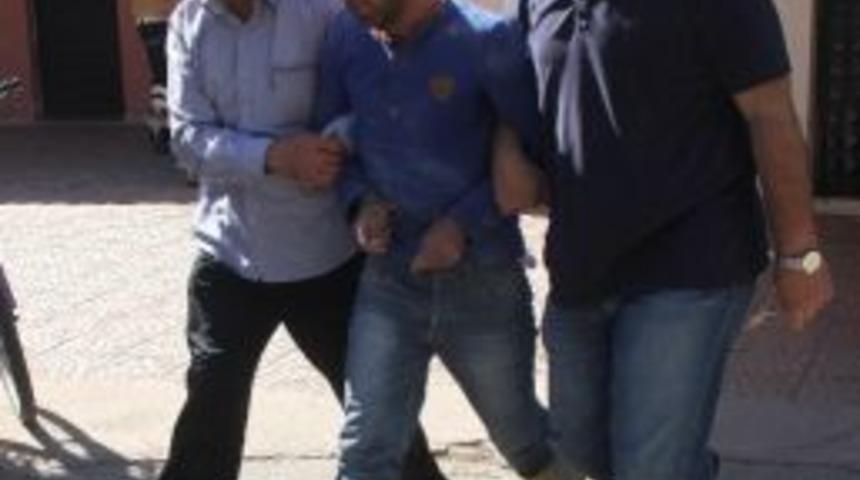 Polis Hırsızı Tarlada Yakaladı