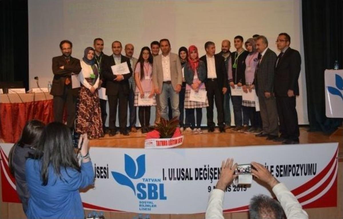 Tatvan&rsquo;da &ldquo;değişen Toplum Ve Aile&rdquo; Konulu Sempozyum