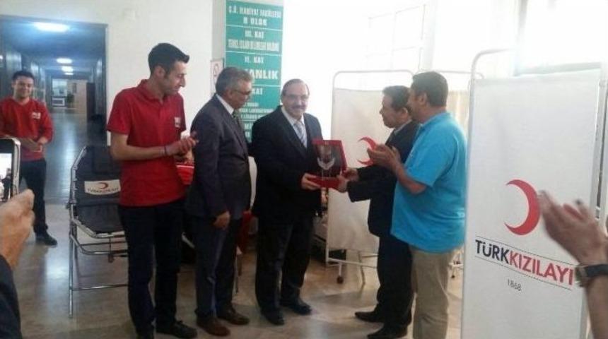 Kan Bağışında Sıra Fak&uuml;ltelerde