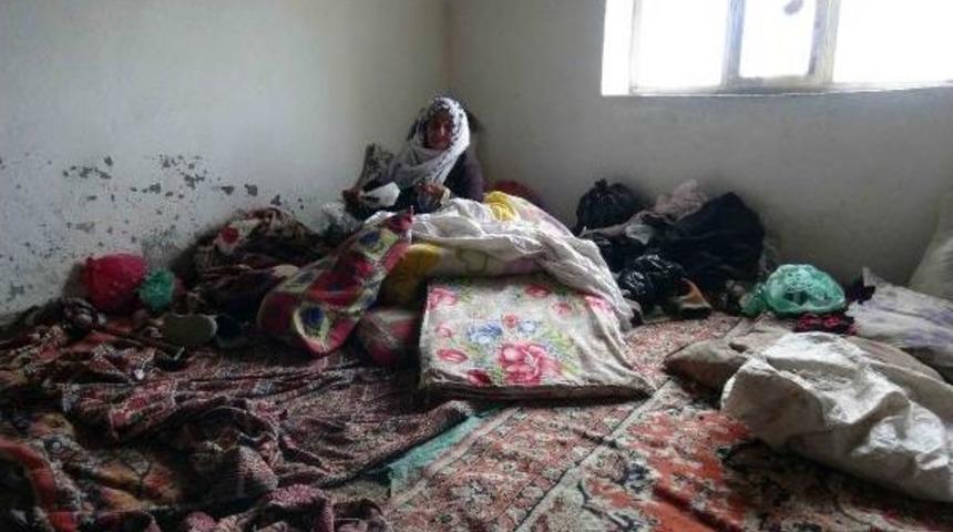 5 &Ccedil;ocuğu Var Ama Anneler G&uuml;n&uuml;'ne Yalnız Girdi