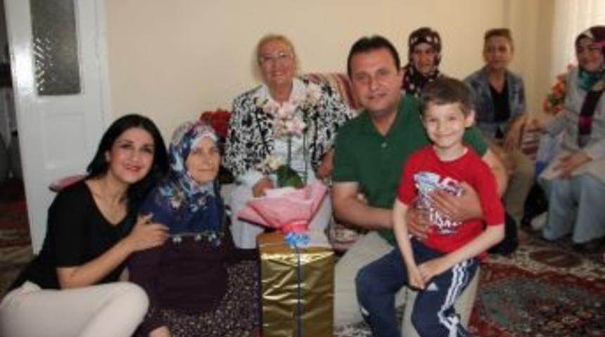 Soylu&rsquo;dan Fedakar Anneye Anlamlı Ziyaret