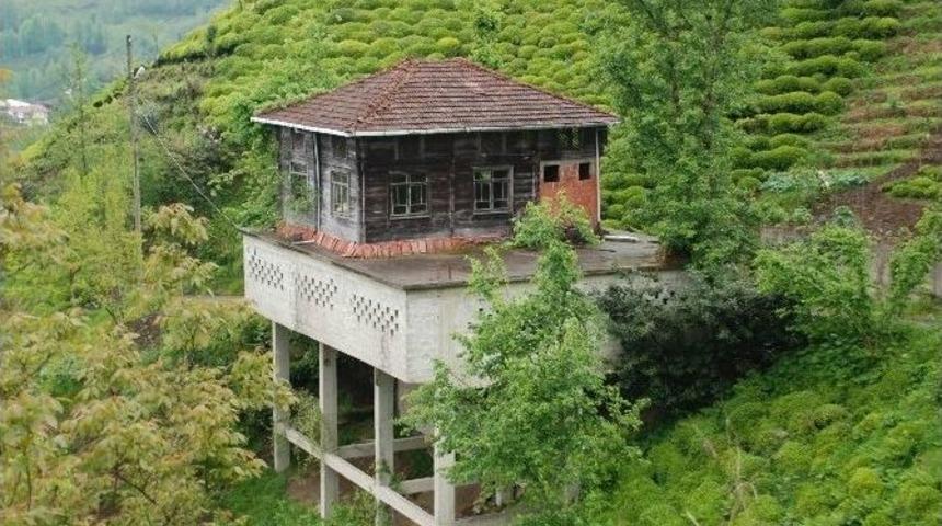 Anne Yadigarı Evi Yıkamayınca &Ccedil;atıya Taşıdı