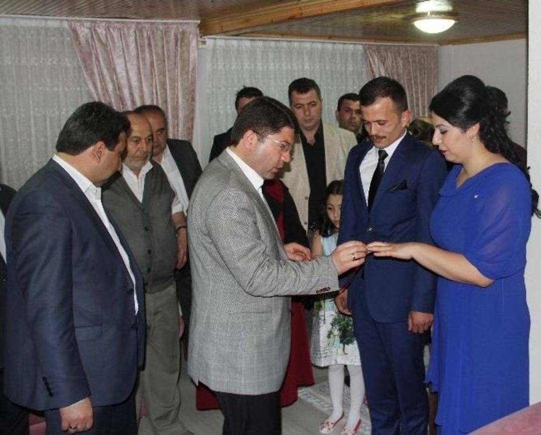 Ak Parti Milletvekili Tun&ccedil; Bu Kez Oy Yerine Kız İstedi